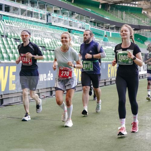 13.09.2026 - 21. swb-Marathon Bremen Michael Burmester http://msf.ph/oto/10471710 13.09.2026 13:14:49 Laufen im Stadion 263, 266, 270, 300, 414, 460, 600, 631, 768, 956, 1008, 1047, 1392, 1408, 1426, 1573, 1596, 1818, 1819, 2024, 2035, 2079, 2233, 2235, 2314, 2359, 2385, 2386, 2387, 2412, 2457, 2466, 2484, 2494, 2521, 2540, 2564, 2667, 2690, 2691, 2693, 2737, 2760, 2783, 2829, 2838, 2859, 2861, 2865, 2874, 2887, 2958, 2972, 2978, 3111, 3157, 3185, 3209, 3265, 3277, 3304, 3355, 3378, 3405, 3428, 3653, 3661, 3670, 3680, 3829, 4034, 4080, 4306, 703 meine-sportfotos.de