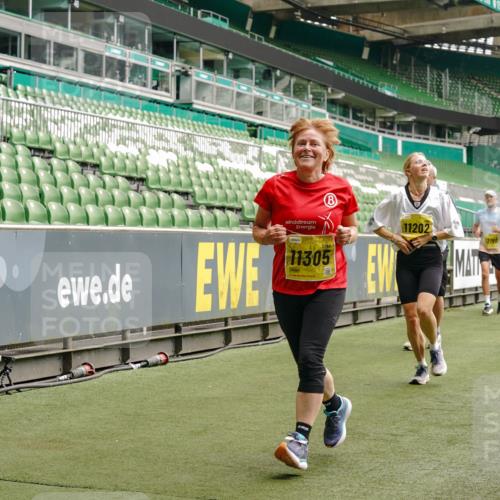 13.09.2026 - 21. swb-Marathon Bremen Michael Burmester http://msf.ph/oto/10471752 13.09.2026 10:37:06 Laufen im Stadion 10090, 10091, 10092, 10150, 10152, 10153, 10154, 10160, 10182, 10186, 10187, 10195, 10198, 10237, 10251, 10257, 10263, 10272, 10273, 10274, 10275, 10278, 10283, 10291, 10296, 10306, 10315, 10323, 10327, 10331, 10332, 10338, 10357, 10382, 10390, 10403, 10409, 10411, 10420, 10429, 10439, 10444, 10473, 10477, 10481, 10488, 10497, 10500, 10516, 10531, 10560, 10569, 10598, 10607, 10613, 10617, 10633, 10647, 10648, 10659, 10663, 10671, 10672, 10674 meine-sportfotos.de