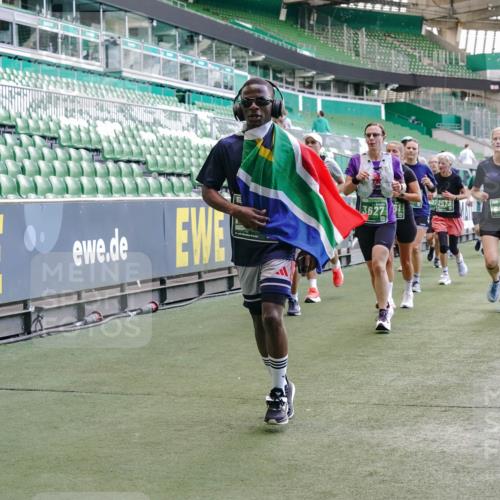 13.09.2026 - 21. swb-Marathon Bremen Michael Burmester http://msf.ph/oto/10471802 13.09.2026 13:14:52 Laufen im Stadion 263, 266, 300, 414, 460, 600, 631, 768, 956, 1008, 1047, 1392, 1408, 1573, 1596, 1818, 1819, 2024, 2035, 2079, 2233, 2235, 2314, 2359, 2385, 2386, 2387, 2412, 2457, 2466, 2484, 2494, 2521, 2540, 2564, 2667, 2690, 2691, 2693, 2737, 2760, 2783, 2829, 2838, 2859, 2861, 2865, 2874, 2887, 2958, 2972, 2978, 3075, 3111, 3157, 3165, 3185, 3209, 3265, 3304, 3355, 3378, 3405, 3428, 3653, 3661, 3670, 3680, 3829, 4034, 4080, 4306, 703 meine-sportfotos.de