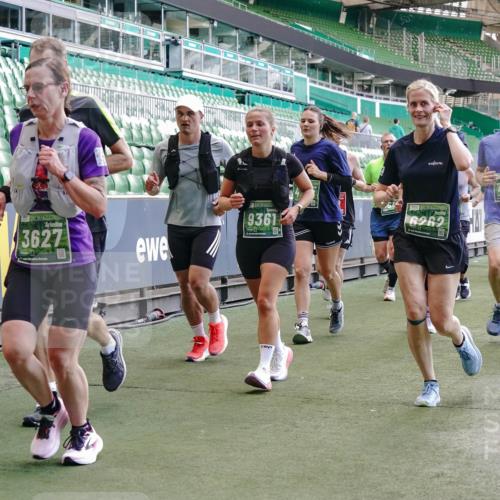 13.09.2026 - 21. swb-Marathon Bremen Michael Burmester http://msf.ph/oto/10471879 13.09.2026 13:14:54 Laufen im Stadion 263, 266, 300, 414, 460, 600, 631, 768, 956, 1008, 1047, 1392, 1408, 1573, 1596, 1818, 1819, 1874, 2024, 2035, 2079, 2233, 2235, 2314, 2359, 2385, 2386, 2387, 2412, 2457, 2466, 2484, 2494, 2521, 2540, 2564, 2667, 2690, 2691, 2693, 2737, 2760, 2783, 2829, 2838, 2859, 2861, 2865, 2874, 2887, 2958, 2972, 2978, 3075, 3111, 3157, 3165, 3185, 3209, 3265, 3304, 3355, 3378, 3382, 3405, 3428, 3653, 3661, 3670, 3680, 3829, 4034, 4080, 4306, 703 meine-sportfotos.de