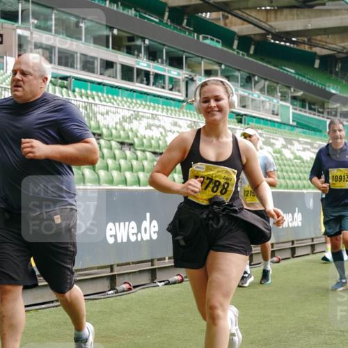 13.09.2026 - 21. swb-Marathon Bremen Michael Burmester http://msf.ph/oto/10471887 13.09.2026 10:37:09 Laufen im Stadion 10090, 10091, 10092, 10150, 10152, 10153, 10154, 10160, 10186, 10187, 10195, 10198, 10237, 10251, 10257, 10263, 10272, 10273, 10274, 10275, 10278, 10283, 10291, 10296, 10306, 10315, 10323, 10327, 10331, 10332, 10338, 10357, 10375, 10376, 10382, 10390, 10403, 10409, 10411, 10420, 10429, 10432, 10439, 10444, 10473, 10481, 10488, 10497, 10500, 10516, 10531, 10560, 10569, 10598, 10607, 10613, 10633, 10647, 10648, 10654, 10659, 10663, 10671, 10672, 10674 meine-sportfotos.de