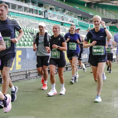 13.09.2026 - 21. swb-Marathon Bremen Michael Burmester http://msf.ph/oto/10471917 13.09.2026 13:14:54 Laufen im Stadion 263, 266, 300, 414, 460, 600, 631, 768, 956, 1008, 1047, 1392, 1408, 1573, 1596, 1818, 1819, 1874, 2024, 2035, 2079, 2233, 2235, 2314, 2359, 2385, 2386, 2387, 2412, 2457, 2466, 2484, 2494, 2521, 2540, 2564, 2667, 2690, 2691, 2693, 2737, 2760, 2783, 2829, 2838, 2859, 2861, 2865, 2874, 2887, 2958, 2972, 2978, 3075, 3111, 3157, 3165, 3185, 3209, 3265, 3304, 3355, 3378, 3382, 3405, 3428, 3653, 3661, 3670, 3680, 3829, 4034, 4080, 4306, 703 meine-sportfotos.de