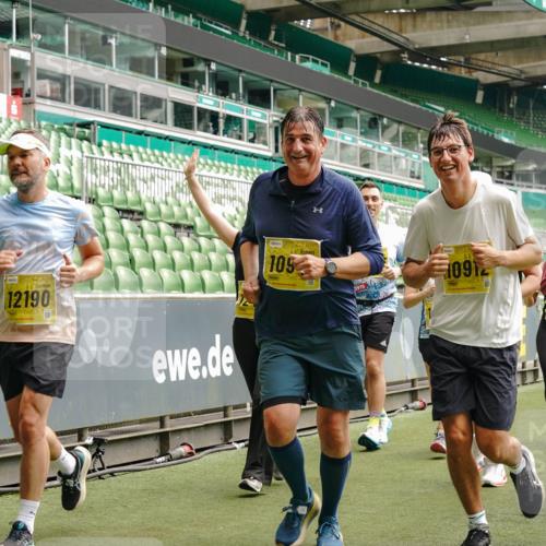 13.09.2026 - 21. swb-Marathon Bremen Michael Burmester http://msf.ph/oto/10471950 13.09.2026 10:37:11 Laufen im Stadion 10090, 10091, 10092, 10150, 10152, 10153, 10154, 10160, 10186, 10187, 10198, 10237, 10251, 10257, 10263, 10272, 10273, 10274, 10275, 10278, 10283, 10291, 10296, 10306, 10315, 10323, 10327, 10331, 10332, 10338, 10357, 10370, 10375, 10376, 10382, 10390, 10403, 10411, 10420, 10429, 10432, 10439, 10444, 10473, 10481, 10488, 10497, 10500, 10516, 10531, 10560, 10569, 10598, 10607, 10613, 10633, 10647, 10648, 10654, 10659, 10663, 10671, 10672, 10674 meine-sportfotos.de