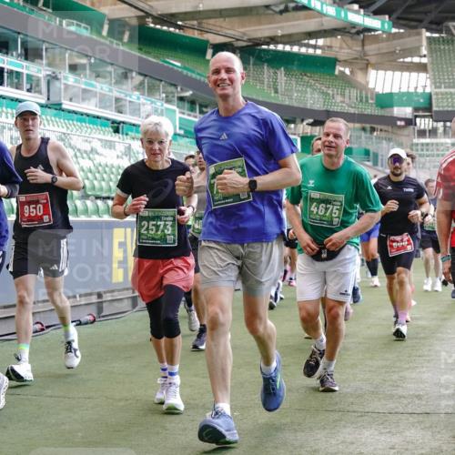 13.09.2026 - 21. swb-Marathon Bremen Michael Burmester http://msf.ph/oto/10471981 13.09.2026 13:14:56 Laufen im Stadion 263, 266, 300, 414, 460, 600, 631, 768, 956, 1008, 1047, 1392, 1408, 1573, 1596, 1818, 1819, 1874, 2024, 2035, 2079, 2233, 2235, 2314, 2359, 2385, 2386, 2387, 2412, 2457, 2466, 2484, 2494, 2521, 2540, 2564, 2667, 2690, 2691, 2693, 2737, 2760, 2783, 2829, 2838, 2859, 2861, 2865, 2874, 2887, 2958, 2972, 2978, 3075, 3111, 3157, 3165, 3185, 3209, 3265, 3304, 3355, 3378, 3382, 3405, 3428, 3653, 3661, 3670, 3680, 3829, 4034, 4080, 4306, 703 meine-sportfotos.de