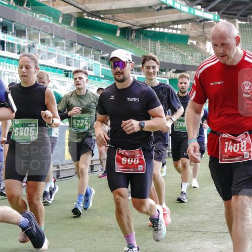 13.09.2026 - 21. swb-Marathon Bremen Michael Burmester http://msf.ph/oto/10472105 13.09.2026 13:14:59 Laufen im Stadion 143, 263, 266, 300, 414, 460, 631, 768, 956, 1008, 1047, 1392, 1408, 1573, 1596, 1818, 1819, 1874, 2024, 2035, 2079, 2233, 2235, 2314, 2359, 2385, 2386, 2387, 2412, 2457, 2466, 2484, 2494, 2521, 2540, 2564, 2667, 2690, 2691, 2693, 2737, 2760, 2783, 2829, 2838, 2859, 2861, 2865, 2874, 2887, 2958, 2978, 3075, 3111, 3157, 3165, 3185, 3209, 3265, 3304, 3355, 3378, 3382, 3405, 3428, 3653, 3661, 3670, 3680, 3829, 4034, 4080, 4306, 703 meine-sportfotos.de