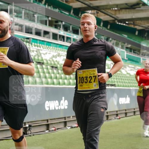13.09.2026 - 21. swb-Marathon Bremen Michael Burmester http://msf.ph/oto/10472156 13.09.2026 10:37:16 Laufen im Stadion 10090, 10091, 10092, 10150, 10152, 10153, 10154, 10160, 10186, 10187, 10190, 10198, 10237, 10251, 10257, 10263, 10272, 10273, 10274, 10275, 10278, 10283, 10291, 10296, 10305, 10306, 10315, 10323, 10327, 10331, 10332, 10338, 10357, 10370, 10375, 10376, 10382, 10390, 10403, 10411, 10420, 10429, 10432, 10439, 10444, 10473, 10481, 10488, 10497, 10500, 10516, 10531, 10560, 10569, 10598, 10607, 10613, 10633, 10647, 10648, 10654, 10659, 10663, 10671, 10672, 10674 meine-sportfotos.de