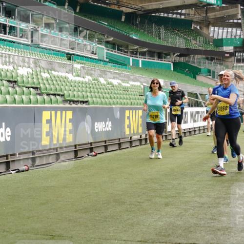 13.09.2026 - 21. swb-Marathon Bremen Michael Burmester http://msf.ph/oto/10472206 13.09.2026 10:37:19 Laufen im Stadion 10090, 10091, 10092, 10150, 10153, 10154, 10160, 10186, 10187, 10190, 10198, 10237, 10251, 10257, 10263, 10272, 10273, 10274, 10275, 10278, 10283, 10291, 10296, 10305, 10306, 10315, 10323, 10327, 10331, 10332, 10338, 10370, 10375, 10376, 10382, 10390, 10403, 10411, 10420, 10429, 10432, 10439, 10444, 10465, 10473, 10481, 10488, 10497, 10500, 10516, 10531, 10560, 10569, 10598, 10607, 10613, 10633, 10647, 10648, 10654, 10659, 10663, 10671, 10672, 10674, 10823 meine-sportfotos.de