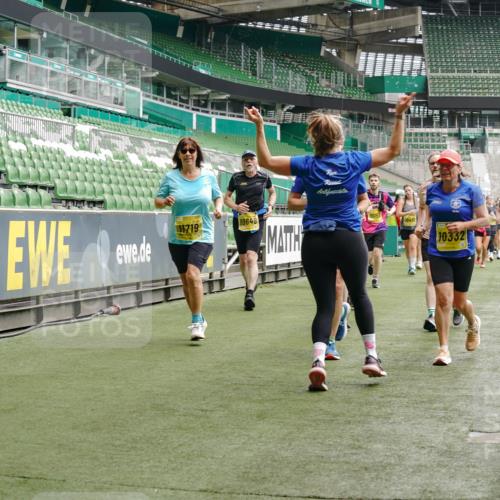 13.09.2026 - 21. swb-Marathon Bremen Michael Burmester http://msf.ph/oto/10472239 13.09.2026 10:37:20 Laufen im Stadion 10090, 10091, 10092, 10150, 10153, 10154, 10160, 10186, 10187, 10190, 10198, 10237, 10251, 10257, 10263, 10272, 10273, 10274, 10275, 10278, 10283, 10291, 10296, 10305, 10306, 10315, 10323, 10327, 10331, 10332, 10338, 10370, 10375, 10376, 10382, 10390, 10403, 10411, 10420, 10429, 10432, 10439, 10444, 10465, 10473, 10481, 10488, 10497, 10500, 10516, 10531, 10560, 10569, 10598, 10607, 10613, 10633, 10647, 10648, 10654, 10659, 10663, 10671, 10672, 10674, 10823 meine-sportfotos.de