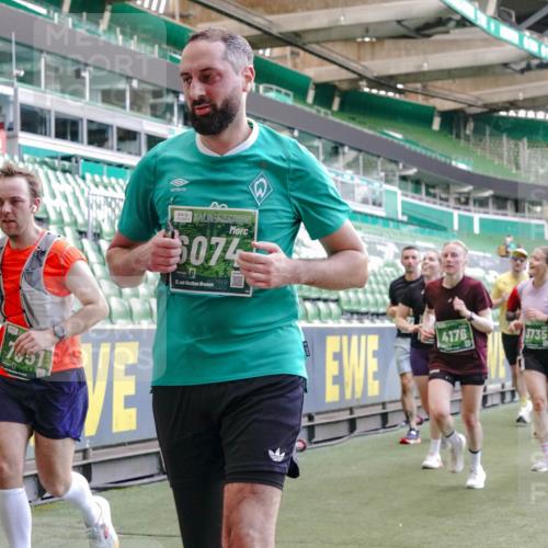 13.09.2026 - 21. swb-Marathon Bremen Michael Burmester http://msf.ph/oto/10472274 13.09.2026 13:15:03 Laufen im Stadion 143, 263, 266, 300, 414, 460, 631, 768, 956, 1008, 1047, 1392, 1408, 1573, 1818, 1819, 1874, 2024, 2035, 2233, 2235, 2314, 2359, 2385, 2386, 2387, 2412, 2457, 2466, 2484, 2494, 2521, 2540, 2564, 2667, 2690, 2691, 2693, 2737, 2760, 2783, 2829, 2838, 2859, 2861, 2865, 2874, 2887, 2958, 2978, 3075, 3111, 3157, 3165, 3185, 3209, 3265, 3304, 3355, 3378, 3382, 3405, 3428, 3486, 3653, 3661, 3670, 3680, 3829, 4034, 4080, 4306, 703 meine-sportfotos.de