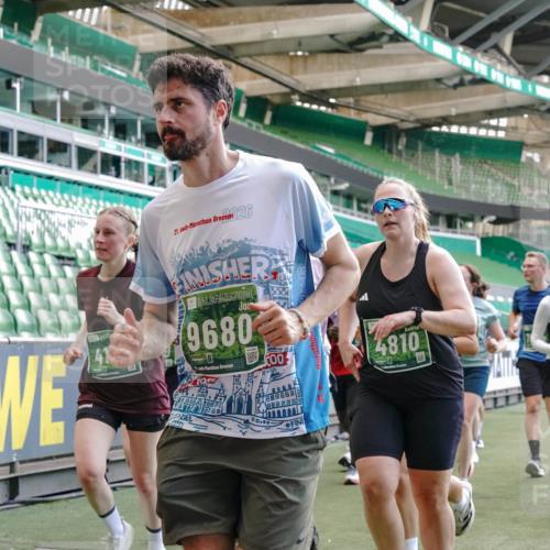 13.09.2026 - 21. swb-Marathon Bremen Michael Burmester http://msf.ph/oto/10472302 13.09.2026 13:15:05 Laufen im Stadion 143, 263, 266, 300, 414, 460, 631, 768, 956, 1008, 1047, 1392, 1408, 1573, 1818, 1819, 1874, 2024, 2035, 2218, 2233, 2235, 2314, 2359, 2385, 2386, 2387, 2412, 2457, 2466, 2468, 2484, 2494, 2521, 2540, 2564, 2667, 2690, 2691, 2693, 2737, 2760, 2783, 2829, 2838, 2859, 2861, 2865, 2874, 2887, 2958, 2978, 3075, 3111, 3157, 3165, 3185, 3209, 3265, 3304, 3355, 3378, 3382, 3405, 3428, 3486, 3653, 3661, 3670, 3680, 3829, 4034, 4080, 4306, 703 meine-sportfotos.de