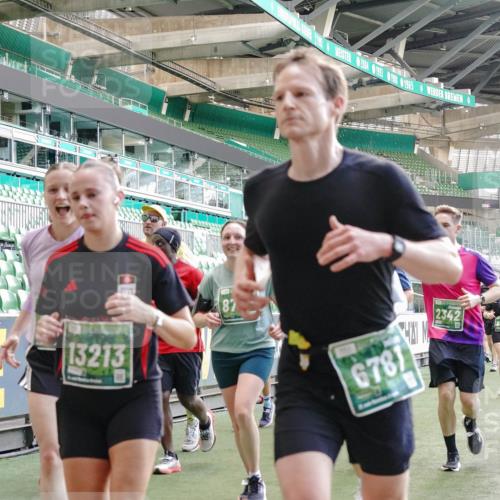 13.09.2026 - 21. swb-Marathon Bremen Michael Burmester http://msf.ph/oto/10472329 13.09.2026 13:15:06 Laufen im Stadion 143, 263, 266, 300, 414, 460, 598, 631, 768, 956, 1008, 1047, 1392, 1408, 1573, 1818, 1819, 1874, 2013, 2024, 2035, 2218, 2233, 2235, 2314, 2359, 2385, 2386, 2387, 2412, 2457, 2466, 2468, 2484, 2494, 2521, 2540, 2564, 2667, 2690, 2691, 2693, 2737, 2760, 2783, 2829, 2838, 2859, 2861, 2865, 2874, 2887, 2958, 2978, 3075, 3111, 3157, 3165, 3185, 3209, 3265, 3304, 3355, 3378, 3382, 3405, 3428, 3486, 3653, 3661, 3670, 3680, 3829, 4034, 4080, 4306, 703 meine-sportfotos.de