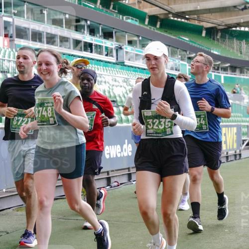 13.09.2026 - 21. swb-Marathon Bremen Michael Burmester http://msf.ph/oto/10472391 13.09.2026 13:15:07 Laufen im Stadion 143, 263, 266, 300, 414, 460, 598, 631, 768, 956, 1008, 1047, 1392, 1408, 1573, 1818, 1819, 1874, 2013, 2024, 2035, 2218, 2233, 2235, 2314, 2359, 2385, 2386, 2387, 2412, 2457, 2466, 2468, 2484, 2494, 2521, 2540, 2564, 2667, 2690, 2691, 2693, 2737, 2760, 2783, 2829, 2838, 2859, 2861, 2865, 2874, 2887, 2958, 2978, 3001, 3075, 3111, 3157, 3165, 3185, 3209, 3237, 3265, 3304, 3355, 3378, 3382, 3405, 3428, 3486, 3653, 3661, 3670, 3680, 3829, 4034, 4080, 4306, 703 meine-sportfotos.de
