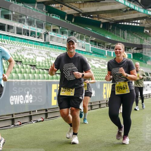 13.09.2026 - 21. swb-Marathon Bremen Michael Burmester http://msf.ph/oto/10472478 13.09.2026 10:37:28 Laufen im Stadion 10090, 10091, 10092, 10150, 10153, 10154, 10160, 10186, 10187, 10190, 10198, 10205, 10237, 10251, 10257, 10263, 10272, 10273, 10274, 10275, 10278, 10283, 10291, 10296, 10305, 10315, 10323, 10327, 10331, 10332, 10338, 10370, 10375, 10376, 10382, 10390, 10403, 10411, 10420, 10429, 10432, 10439, 10444, 10465, 10481, 10488, 10497, 10500, 10516, 10531, 10560, 10569, 10598, 10607, 10613, 10633, 10647, 10648, 10654, 10659, 10663, 10674, 10823 meine-sportfotos.de