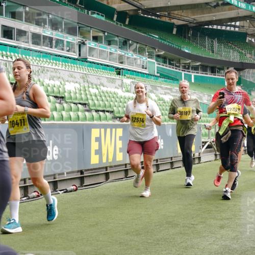 13.09.2026 - 21. swb-Marathon Bremen Michael Burmester http://msf.ph/oto/10472549 13.09.2026 10:37:29 Laufen im Stadion 10090, 10091, 10092, 10150, 10153, 10154, 10160, 10186, 10187, 10190, 10198, 10205, 10237, 10251, 10257, 10272, 10273, 10274, 10275, 10278, 10283, 10291, 10296, 10305, 10315, 10323, 10327, 10331, 10332, 10338, 10370, 10375, 10376, 10382, 10390, 10403, 10411, 10420, 10429, 10432, 10439, 10444, 10465, 10488, 10497, 10500, 10516, 10531, 10560, 10569, 10598, 10607, 10613, 10633, 10647, 10648, 10654, 10659, 10663, 10674, 10823 meine-sportfotos.de