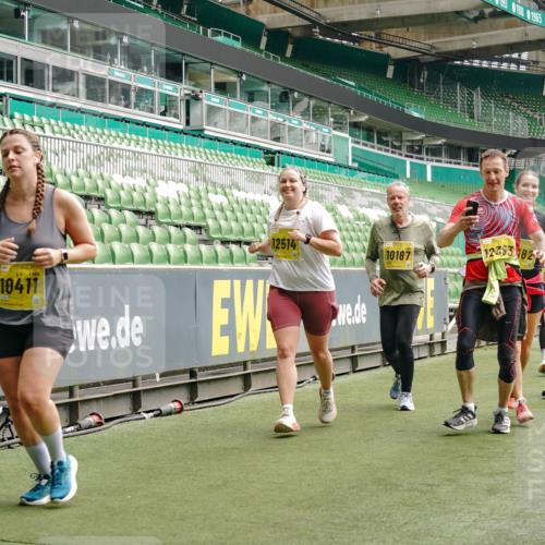 13.09.2026 - 21. swb-Marathon Bremen Michael Burmester http://msf.ph/oto/10472574 13.09.2026 10:37:30 Laufen im Stadion 10090, 10091, 10092, 10150, 10153, 10154, 10160, 10186, 10187, 10190, 10198, 10205, 10237, 10251, 10257, 10272, 10273, 10274, 10275, 10278, 10283, 10291, 10296, 10305, 10315, 10323, 10327, 10331, 10332, 10338, 10370, 10375, 10376, 10382, 10390, 10403, 10411, 10420, 10429, 10432, 10439, 10444, 10465, 10488, 10497, 10500, 10516, 10531, 10560, 10569, 10598, 10607, 10613, 10633, 10647, 10648, 10654, 10659, 10663, 10674, 10802, 10823 meine-sportfotos.de