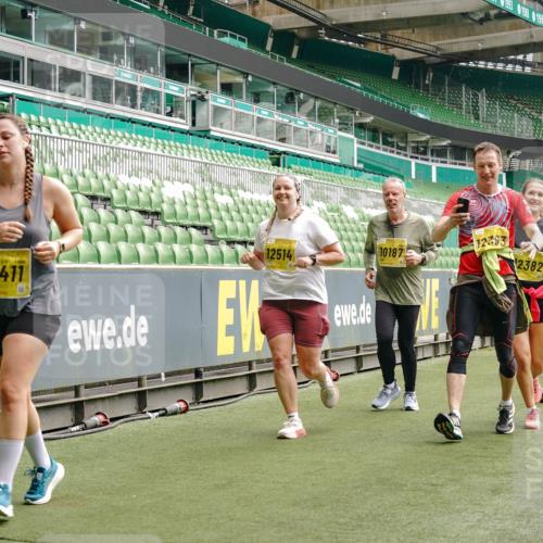 13.09.2026 - 21. swb-Marathon Bremen Michael Burmester http://msf.ph/oto/10472585 13.09.2026 10:37:30 Laufen im Stadion 10090, 10091, 10092, 10150, 10153, 10154, 10160, 10186, 10187, 10190, 10198, 10205, 10237, 10251, 10257, 10272, 10273, 10274, 10275, 10278, 10283, 10291, 10296, 10305, 10315, 10323, 10327, 10331, 10332, 10338, 10370, 10375, 10376, 10382, 10390, 10403, 10411, 10420, 10429, 10432, 10439, 10444, 10465, 10488, 10497, 10500, 10516, 10531, 10560, 10569, 10598, 10607, 10613, 10633, 10647, 10648, 10654, 10659, 10663, 10674, 10802, 10823 meine-sportfotos.de