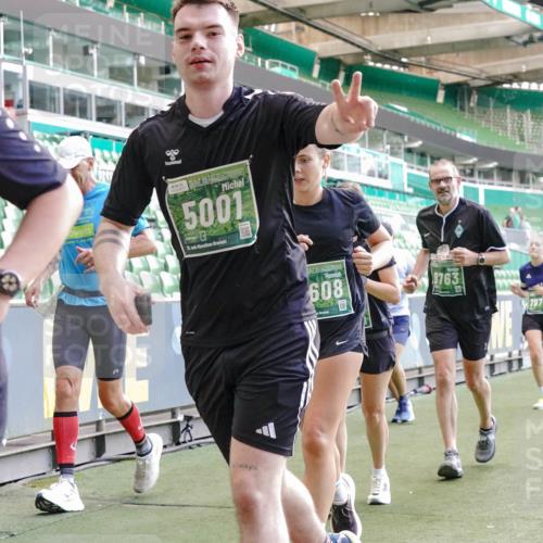13.09.2026 - 21. swb-Marathon Bremen Michael Burmester http://msf.ph/oto/10472607 13.09.2026 13:15:13 Laufen im Stadion 143, 263, 266, 300, 414, 460, 598, 612, 631, 653, 768, 956, 1008, 1047, 1392, 1408, 1573, 1818, 1819, 1874, 2013, 2024, 2218, 2233, 2235, 2314, 2359, 2385, 2386, 2412, 2466, 2468, 2484, 2494, 2521, 2540, 2564, 2667, 2678, 2690, 2691, 2693, 2737, 2760, 2783, 2829, 2838, 2859, 2861, 2865, 2874, 2887, 2958, 2978, 3001, 3075, 3111, 3157, 3165, 3185, 3209, 3237, 3265, 3304, 3355, 3378, 3382, 3405, 3428, 3486, 3512, 3653, 3661, 3670, 3680, 3829, 4034, 4080, 4306, 703 meine-sportfotos.de
