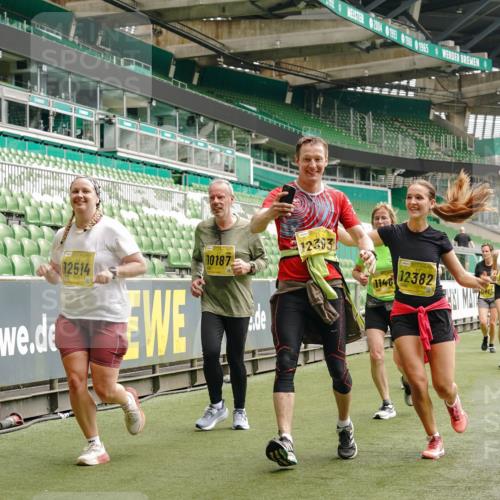 13.09.2026 - 21. swb-Marathon Bremen Michael Burmester http://msf.ph/oto/10472616 13.09.2026 10:37:31 Laufen im Stadion 10090, 10091, 10092, 10150, 10153, 10154, 10160, 10186, 10187, 10190, 10198, 10205, 10237, 10251, 10257, 10272, 10273, 10274, 10275, 10278, 10283, 10291, 10296, 10305, 10315, 10323, 10327, 10331, 10332, 10338, 10370, 10375, 10376, 10382, 10390, 10403, 10411, 10420, 10429, 10432, 10439, 10444, 10465, 10488, 10497, 10500, 10516, 10531, 10560, 10569, 10598, 10607, 10613, 10633, 10647, 10648, 10654, 10659, 10663, 10674, 10802, 10823 meine-sportfotos.de