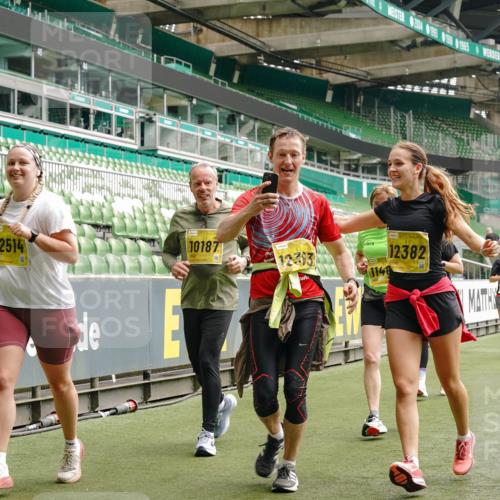 13.09.2026 - 21. swb-Marathon Bremen Michael Burmester http://msf.ph/oto/10472628 13.09.2026 10:37:31 Laufen im Stadion 10090, 10091, 10092, 10150, 10153, 10154, 10160, 10186, 10187, 10190, 10198, 10205, 10237, 10251, 10257, 10272, 10273, 10274, 10275, 10278, 10283, 10291, 10296, 10305, 10315, 10323, 10327, 10331, 10332, 10338, 10370, 10375, 10376, 10382, 10390, 10403, 10411, 10420, 10429, 10432, 10439, 10444, 10465, 10488, 10497, 10500, 10516, 10531, 10560, 10569, 10598, 10607, 10613, 10633, 10647, 10648, 10654, 10659, 10663, 10674, 10802, 10823 meine-sportfotos.de