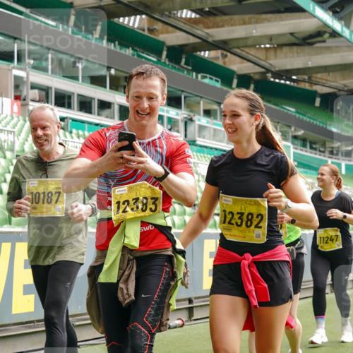 13.09.2026 - 21. swb-Marathon Bremen Michael Burmester http://msf.ph/oto/10472690 13.09.2026 10:37:33 Laufen im Stadion 10090, 10091, 10092, 10150, 10153, 10154, 10160, 10186, 10187, 10190, 10198, 10205, 10237, 10251, 10257, 10272, 10273, 10274, 10275, 10278, 10283, 10291, 10296, 10305, 10315, 10323, 10327, 10331, 10332, 10338, 10370, 10375, 10376, 10382, 10390, 10403, 10411, 10420, 10429, 10432, 10444, 10465, 10488, 10497, 10500, 10516, 10531, 10560, 10569, 10598, 10607, 10613, 10633, 10647, 10648, 10654, 10659, 10663, 10674, 10802, 10823 meine-sportfotos.de