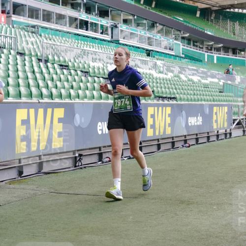 13.09.2026 - 21. swb-Marathon Bremen Michael Burmester http://msf.ph/oto/10472720 13.09.2026 13:15:16 Laufen im Stadion 143, 263, 266, 300, 414, 460, 598, 612, 631, 653, 768, 956, 1008, 1047, 1392, 1408, 1573, 1818, 1819, 1874, 2013, 2024, 2218, 2233, 2235, 2314, 2359, 2385, 2386, 2412, 2466, 2468, 2484, 2494, 2521, 2540, 2564, 2667, 2678, 2690, 2691, 2737, 2760, 2783, 2829, 2838, 2859, 2861, 2865, 2874, 2887, 2958, 2978, 3001, 3075, 3157, 3165, 3185, 3237, 3265, 3355, 3378, 3382, 3405, 3428, 3486, 3512, 3653, 3661, 3670, 3680, 3829, 4034, 4080, 4306, 703 meine-sportfotos.de