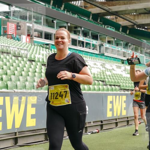 13.09.2026 - 21. swb-Marathon Bremen Michael Burmester http://msf.ph/oto/10472739 13.09.2026 10:37:35 Laufen im Stadion 10090, 10091, 10092, 10150, 10153, 10154, 10160, 10186, 10190, 10198, 10205, 10237, 10251, 10257, 10272, 10273, 10274, 10275, 10278, 10283, 10291, 10296, 10305, 10315, 10323, 10327, 10331, 10332, 10338, 10370, 10375, 10376, 10382, 10390, 10403, 10411, 10420, 10429, 10432, 10444, 10465, 10488, 10497, 10500, 10516, 10531, 10560, 10569, 10598, 10607, 10613, 10633, 10647, 10648, 10654, 10659, 10663, 10674, 10695, 10802, 10823 meine-sportfotos.de