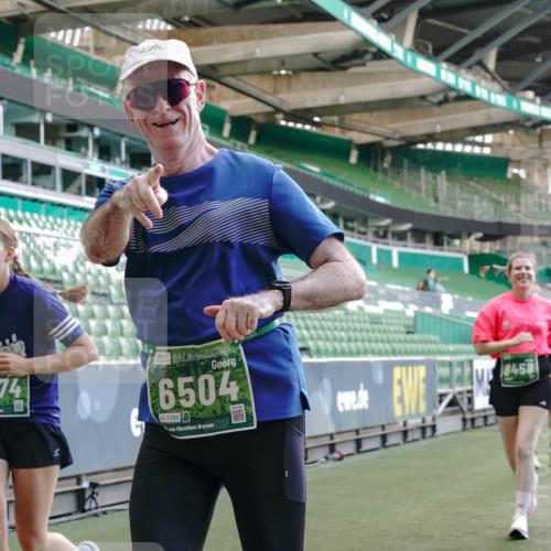 13.09.2026 - 21. swb-Marathon Bremen Michael Burmester http://msf.ph/oto/10472764 13.09.2026 13:15:17 Laufen im Stadion 143, 263, 266, 300, 414, 460, 598, 612, 653, 768, 956, 1008, 1047, 1392, 1408, 1573, 1818, 1819, 1874, 2013, 2024, 2218, 2233, 2235, 2314, 2359, 2385, 2386, 2412, 2466, 2468, 2484, 2494, 2521, 2564, 2667, 2678, 2690, 2691, 2737, 2760, 2783, 2829, 2838, 2859, 2861, 2865, 2874, 2887, 2958, 2978, 3001, 3075, 3157, 3165, 3185, 3237, 3265, 3331, 3355, 3378, 3382, 3405, 3428, 3486, 3512, 3653, 3661, 3670, 3680, 3829, 4034, 4080, 4306, 703 meine-sportfotos.de