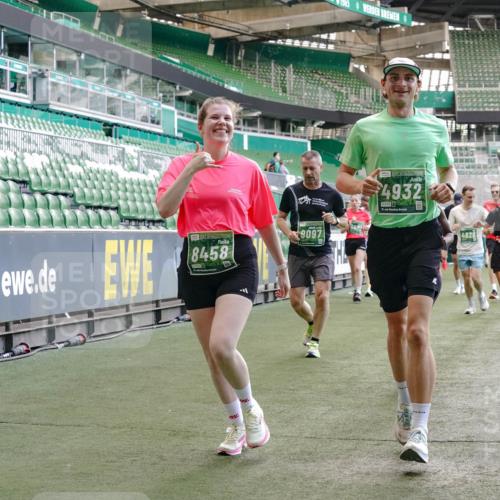13.09.2026 - 21. swb-Marathon Bremen Michael Burmester http://msf.ph/oto/10472798 13.09.2026 13:15:18 Laufen im Stadion 143, 263, 266, 300, 414, 460, 598, 612, 653, 768, 956, 1008, 1047, 1392, 1408, 1573, 1818, 1819, 1874, 2013, 2024, 2218, 2233, 2235, 2314, 2359, 2385, 2386, 2412, 2466, 2468, 2484, 2494, 2521, 2564, 2667, 2678, 2690, 2691, 2737, 2760, 2783, 2829, 2838, 2859, 2861, 2865, 2874, 2887, 2958, 2978, 3001, 3075, 3157, 3165, 3185, 3237, 3265, 3331, 3355, 3378, 3382, 3405, 3428, 3486, 3512, 3653, 3661, 3670, 3680, 3829, 4034, 4080, 4306, 703 meine-sportfotos.de