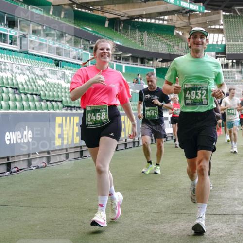 13.09.2026 - 21. swb-Marathon Bremen Michael Burmester http://msf.ph/oto/10472809 13.09.2026 13:15:19 Laufen im Stadion 143, 263, 266, 300, 414, 460, 598, 612, 653, 768, 956, 1008, 1047, 1392, 1408, 1573, 1818, 1819, 1874, 2013, 2024, 2218, 2233, 2235, 2314, 2359, 2385, 2386, 2412, 2466, 2468, 2484, 2494, 2521, 2564, 2667, 2678, 2690, 2691, 2698, 2737, 2760, 2783, 2829, 2838, 2859, 2861, 2865, 2874, 2887, 2958, 2978, 3001, 3075, 3157, 3165, 3185, 3237, 3265, 3331, 3355, 3378, 3382, 3405, 3428, 3486, 3512, 3653, 3661, 3670, 3680, 3829, 4034, 4080, 4306, 703 meine-sportfotos.de