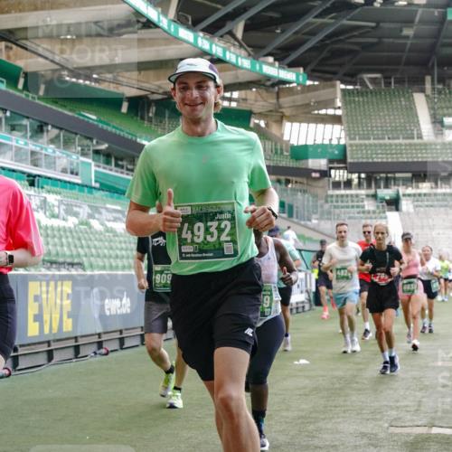 13.09.2026 - 21. swb-Marathon Bremen Michael Burmester http://msf.ph/oto/10472833 13.09.2026 13:15:19 Laufen im Stadion 143, 263, 266, 300, 414, 460, 598, 612, 653, 768, 956, 1008, 1047, 1392, 1408, 1573, 1818, 1819, 1874, 2013, 2024, 2218, 2233, 2235, 2314, 2359, 2385, 2386, 2412, 2466, 2468, 2484, 2494, 2521, 2564, 2667, 2678, 2690, 2691, 2698, 2737, 2760, 2783, 2829, 2838, 2859, 2861, 2865, 2874, 2887, 2958, 2978, 3001, 3075, 3157, 3165, 3185, 3237, 3265, 3331, 3355, 3378, 3382, 3405, 3428, 3486, 3512, 3653, 3661, 3670, 3680, 3829, 4034, 4080, 4306, 703 meine-sportfotos.de
