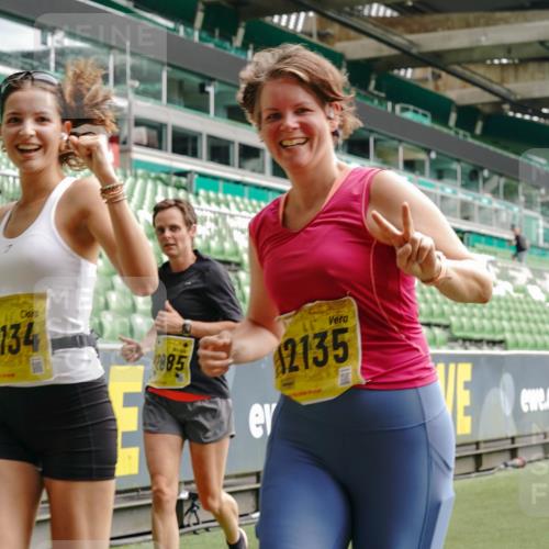 13.09.2026 - 21. swb-Marathon Bremen Michael Burmester http://msf.ph/oto/10472849 13.09.2026 10:37:37 Laufen im Stadion 10090, 10091, 10092, 10150, 10153, 10154, 10160, 10186, 10190, 10198, 10205, 10237, 10251, 10257, 10273, 10274, 10278, 10283, 10291, 10296, 10305, 10315, 10323, 10327, 10331, 10332, 10338, 10370, 10375, 10376, 10382, 10390, 10403, 10411, 10420, 10429, 10432, 10444, 10465, 10488, 10497, 10500, 10516, 10531, 10569, 10598, 10607, 10613, 10633, 10645, 10647, 10648, 10654, 10659, 10663, 10674, 10681, 10682, 10695, 10802, 10823 meine-sportfotos.de