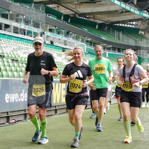 13.09.2026 - 21. swb-Marathon Bremen Michael Burmester http://msf.ph/oto/10472911 13.09.2026 10:37:39 Laufen im Stadion 10090, 10091, 10092, 10150, 10153, 10154, 10160, 10186, 10190, 10198, 10205, 10237, 10251, 10257, 10273, 10274, 10278, 10283, 10296, 10305, 10315, 10323, 10327, 10331, 10332, 10338, 10370, 10375, 10376, 10382, 10390, 10403, 10411, 10420, 10429, 10432, 10444, 10465, 10488, 10497, 10500, 10516, 10531, 10569, 10598, 10607, 10613, 10633, 10645, 10647, 10648, 10654, 10659, 10663, 10674, 10681, 10682, 10695, 10697, 10802, 10823 meine-sportfotos.de