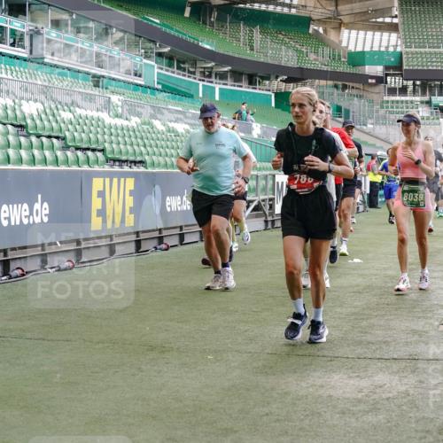 13.09.2026 - 21. swb-Marathon Bremen Michael Burmester http://msf.ph/oto/10472930 13.09.2026 13:15:22 Laufen im Stadion 143, 263, 266, 300, 414, 460, 598, 612, 653, 768, 956, 1008, 1047, 1392, 1408, 1573, 1818, 1819, 1874, 2013, 2024, 2218, 2233, 2235, 2314, 2359, 2385, 2386, 2466, 2468, 2484, 2494, 2521, 2564, 2664, 2667, 2678, 2690, 2691, 2698, 2737, 2760, 2783, 2829, 2838, 2846, 2859, 2861, 2865, 2874, 2887, 2958, 2978, 3001, 3075, 3133, 3157, 3165, 3185, 3237, 3265, 3331, 3355, 3378, 3382, 3405, 3428, 3486, 3512, 3653, 3661, 3670, 3680, 3829, 4034, 4080, 4306, 703 meine-sportfotos.de