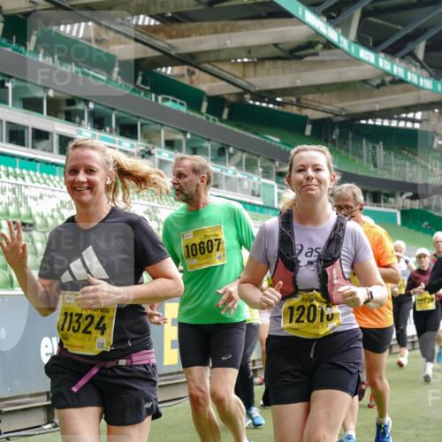 13.09.2026 - 21. swb-Marathon Bremen Michael Burmester http://msf.ph/oto/10472969 13.09.2026 10:37:40 Laufen im Stadion 10090, 10091, 10092, 10150, 10153, 10154, 10160, 10168, 10186, 10190, 10198, 10205, 10237, 10251, 10257, 10273, 10274, 10278, 10283, 10296, 10305, 10315, 10323, 10327, 10331, 10332, 10338, 10370, 10375, 10376, 10382, 10390, 10403, 10411, 10429, 10432, 10444, 10465, 10488, 10497, 10500, 10516, 10531, 10569, 10598, 10607, 10613, 10633, 10645, 10647, 10648, 10654, 10659, 10661, 10663, 10674, 10681, 10682, 10695, 10697, 10802, 10823 meine-sportfotos.de