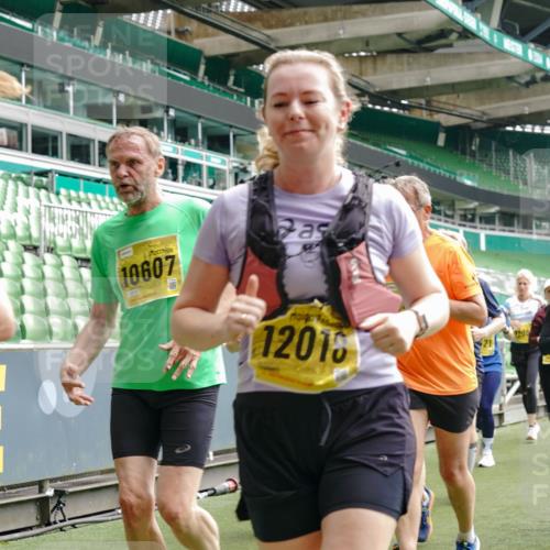 13.09.2026 - 21. swb-Marathon Bremen Michael Burmester http://msf.ph/oto/10472984 13.09.2026 10:37:41 Laufen im Stadion 10090, 10091, 10092, 10150, 10153, 10154, 10160, 10168, 10186, 10190, 10198, 10205, 10237, 10251, 10257, 10273, 10274, 10278, 10283, 10296, 10305, 10315, 10323, 10327, 10331, 10332, 10338, 10370, 10375, 10376, 10382, 10390, 10403, 10411, 10429, 10432, 10444, 10465, 10488, 10497, 10500, 10516, 10531, 10569, 10598, 10607, 10613, 10633, 10645, 10647, 10648, 10654, 10659, 10661, 10663, 10674, 10681, 10682, 10695, 10697, 10802, 10823 meine-sportfotos.de