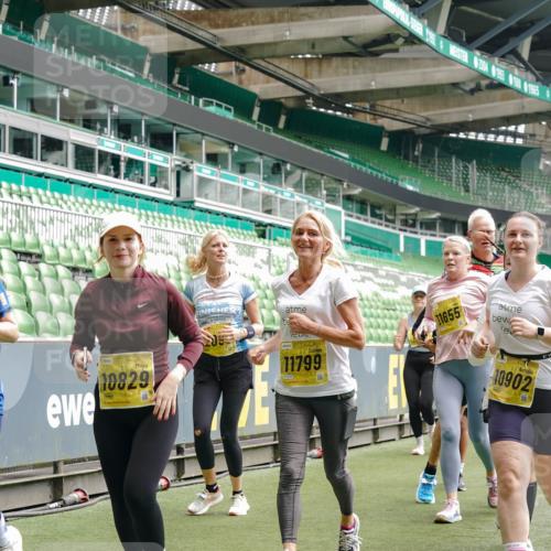 13.09.2026 - 21. swb-Marathon Bremen Michael Burmester http://msf.ph/oto/10473093 13.09.2026 10:37:44 Laufen im Stadion 10090, 10091, 10092, 10150, 10153, 10154, 10168, 10186, 10190, 10198, 10205, 10237, 10257, 10273, 10274, 10278, 10283, 10296, 10305, 10315, 10323, 10327, 10331, 10332, 10338, 10370, 10375, 10376, 10390, 10403, 10411, 10429, 10432, 10444, 10465, 10488, 10497, 10500, 10516, 10526, 10531, 10569, 10598, 10607, 10613, 10633, 10645, 10647, 10648, 10654, 10659, 10661, 10663, 10674, 10681, 10682, 10695, 10697, 10802, 10823 meine-sportfotos.de