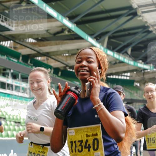 13.09.2026 - 21. swb-Marathon Bremen Michael Burmester http://msf.ph/oto/10473177 13.09.2026 10:37:45 Laufen im Stadion 10090, 10091, 10092, 10150, 10153, 10154, 10168, 10186, 10190, 10198, 10205, 10237, 10257, 10273, 10274, 10278, 10283, 10296, 10305, 10315, 10323, 10327, 10331, 10332, 10338, 10370, 10375, 10376, 10390, 10403, 10411, 10429, 10432, 10444, 10465, 10488, 10497, 10500, 10516, 10526, 10531, 10569, 10598, 10613, 10633, 10645, 10647, 10648, 10654, 10659, 10661, 10663, 10674, 10681, 10682, 10695, 10697, 10802, 10823 meine-sportfotos.de