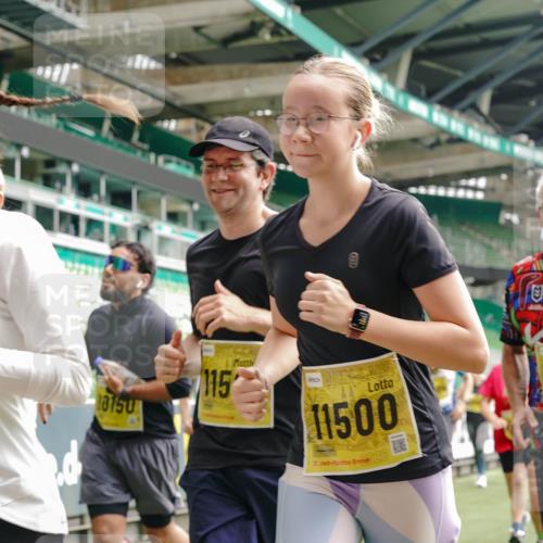 13.09.2026 - 21. swb-Marathon Bremen Michael Burmester http://msf.ph/oto/10473228 13.09.2026 10:37:46 Laufen im Stadion 10090, 10091, 10092, 10150, 10153, 10154, 10168, 10186, 10190, 10198, 10205, 10237, 10257, 10273, 10274, 10278, 10283, 10296, 10305, 10315, 10323, 10327, 10331, 10332, 10338, 10370, 10375, 10376, 10390, 10403, 10411, 10429, 10432, 10444, 10465, 10488, 10497, 10500, 10516, 10526, 10531, 10569, 10598, 10613, 10633, 10645, 10647, 10648, 10654, 10659, 10661, 10663, 10674, 10681, 10682, 10695, 10697, 10802, 10823 meine-sportfotos.de