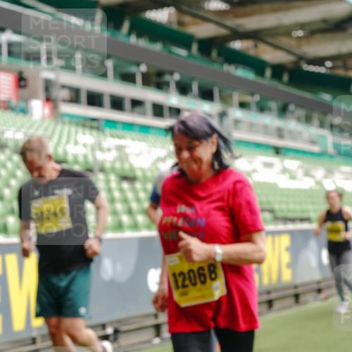 13.09.2026 - 21. swb-Marathon Bremen Michael Burmester http://msf.ph/oto/10473319 13.09.2026 10:37:50 Laufen im Stadion 10090, 10091, 10092, 10150, 10153, 10154, 10168, 10186, 10188, 10190, 10198, 10205, 10237, 10257, 10259, 10260, 10273, 10274, 10283, 10296, 10305, 10315, 10323, 10327, 10331, 10332, 10370, 10375, 10376, 10390, 10411, 10429, 10432, 10444, 10465, 10488, 10497, 10500, 10516, 10526, 10531, 10598, 10613, 10633, 10645, 10647, 10648, 10654, 10659, 10661, 10663, 10674, 10681, 10682, 10695, 10697, 10802, 10823 meine-sportfotos.de