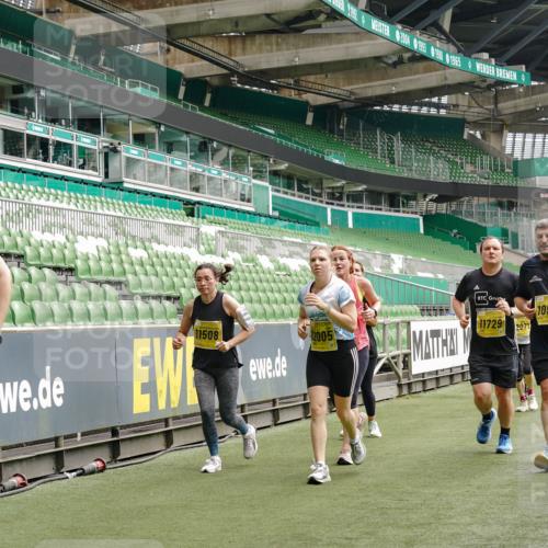 13.09.2026 - 21. swb-Marathon Bremen Michael Burmester http://msf.ph/oto/10473329 13.09.2026 10:37:51 Laufen im Stadion 10090, 10091, 10092, 10150, 10153, 10154, 10168, 10186, 10188, 10190, 10198, 10205, 10237, 10257, 10259, 10260, 10273, 10274, 10283, 10296, 10305, 10315, 10323, 10327, 10331, 10332, 10370, 10375, 10376, 10390, 10411, 10429, 10432, 10444, 10465, 10488, 10497, 10500, 10516, 10526, 10531, 10598, 10613, 10633, 10645, 10647, 10648, 10654, 10659, 10661, 10663, 10674, 10681, 10682, 10695, 10697, 10802, 10823 meine-sportfotos.de