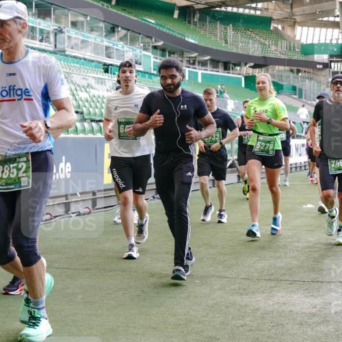 13.09.2026 - 21. swb-Marathon Bremen Michael Burmester http://msf.ph/oto/10473367 13.09.2026 13:15:34 Laufen im Stadion 143, 231, 263, 266, 300, 414, 598, 612, 653, 768, 956, 1008, 1047, 1185, 1312, 1818, 1819, 1874, 2013, 2218, 2233, 2235, 2314, 2351, 2359, 2385, 2386, 2466, 2468, 2484, 2494, 2564, 2579, 2664, 2667, 2678, 2690, 2691, 2698, 2737, 2760, 2783, 2799, 2829, 2838, 2846, 2859, 2861, 2865, 2874, 2887, 2958, 2978, 3001, 3075, 3133, 3157, 3165, 3185, 3237, 3265, 3331, 3355, 3382, 3387, 3405, 3428, 3486, 3512, 3670, 3680, 3829, 4034, 4080, 4306, 703 meine-sportfotos.de