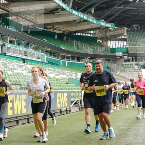 13.09.2026 - 21. swb-Marathon Bremen Michael Burmester http://msf.ph/oto/10473372 13.09.2026 10:37:52 Laufen im Stadion 10090, 10091, 10092, 10150, 10153, 10154, 10168, 10186, 10188, 10190, 10198, 10205, 10237, 10257, 10259, 10260, 10273, 10274, 10283, 10296, 10305, 10315, 10323, 10327, 10331, 10332, 10370, 10375, 10376, 10390, 10411, 10429, 10432, 10444, 10465, 10488, 10497, 10500, 10516, 10526, 10531, 10598, 10613, 10633, 10645, 10647, 10648, 10654, 10659, 10661, 10663, 10674, 10681, 10682, 10695, 10697, 10802, 10823 meine-sportfotos.de