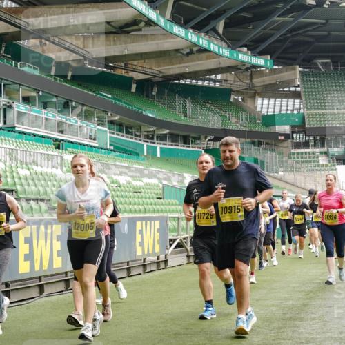 13.09.2026 - 21. swb-Marathon Bremen Michael Burmester http://msf.ph/oto/10473382 13.09.2026 10:37:52 Laufen im Stadion 10090, 10091, 10092, 10150, 10153, 10154, 10168, 10186, 10188, 10190, 10198, 10205, 10237, 10257, 10259, 10260, 10273, 10274, 10283, 10296, 10305, 10315, 10323, 10327, 10331, 10332, 10370, 10375, 10376, 10390, 10411, 10429, 10432, 10444, 10465, 10488, 10497, 10500, 10516, 10526, 10531, 10598, 10613, 10633, 10645, 10647, 10648, 10654, 10659, 10661, 10663, 10674, 10681, 10682, 10695, 10697, 10802, 10823 meine-sportfotos.de