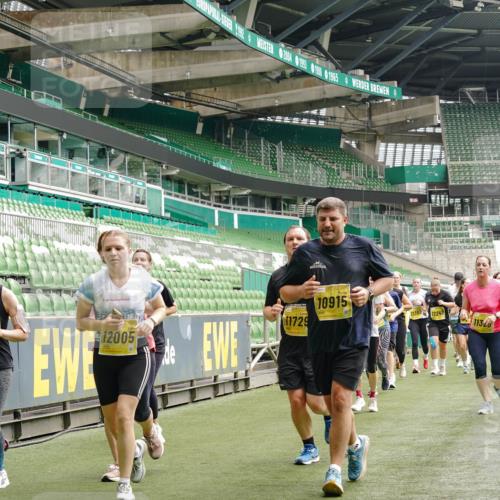 13.09.2026 - 21. swb-Marathon Bremen Michael Burmester http://msf.ph/oto/10473395 13.09.2026 10:37:52 Laufen im Stadion 10090, 10091, 10092, 10150, 10153, 10154, 10168, 10186, 10188, 10190, 10198, 10205, 10237, 10257, 10259, 10260, 10273, 10274, 10283, 10296, 10305, 10315, 10323, 10327, 10331, 10332, 10370, 10375, 10376, 10390, 10411, 10429, 10432, 10444, 10465, 10488, 10497, 10500, 10516, 10526, 10531, 10598, 10613, 10633, 10645, 10647, 10648, 10654, 10659, 10661, 10663, 10674, 10681, 10682, 10695, 10697, 10802, 10823 meine-sportfotos.de