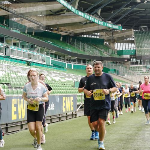 13.09.2026 - 21. swb-Marathon Bremen Michael Burmester http://msf.ph/oto/10473410 13.09.2026 10:37:52 Laufen im Stadion 10090, 10091, 10092, 10150, 10153, 10154, 10168, 10186, 10188, 10190, 10198, 10205, 10237, 10257, 10259, 10260, 10273, 10274, 10283, 10296, 10305, 10315, 10323, 10327, 10331, 10332, 10370, 10375, 10376, 10390, 10411, 10429, 10432, 10444, 10465, 10488, 10497, 10500, 10516, 10526, 10531, 10598, 10613, 10633, 10645, 10647, 10648, 10654, 10659, 10661, 10663, 10674, 10681, 10682, 10695, 10697, 10802, 10823 meine-sportfotos.de