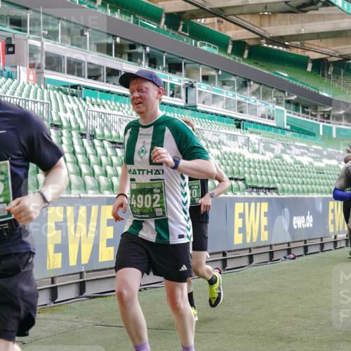 13.09.2026 - 21. swb-Marathon Bremen Michael Burmester http://msf.ph/oto/10473453 13.09.2026 13:15:37 Laufen im Stadion 143, 231, 263, 266, 300, 414, 598, 612, 653, 768, 956, 1008, 1047, 1185, 1312, 1818, 1819, 1874, 2013, 2218, 2235, 2314, 2351, 2359, 2385, 2386, 2466, 2468, 2484, 2494, 2579, 2664, 2667, 2678, 2690, 2691, 2698, 2737, 2760, 2783, 2799, 2829, 2838, 2846, 2859, 2861, 2865, 2874, 2887, 2958, 2978, 3001, 3075, 3133, 3157, 3165, 3185, 3237, 3265, 3331, 3355, 3382, 3387, 3428, 3486, 3512, 3670, 3680, 3829, 4034, 4080, 4306, 703 meine-sportfotos.de