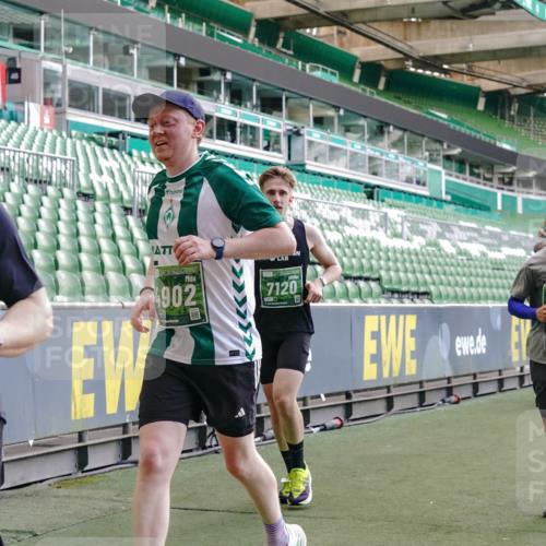 13.09.2026 - 21. swb-Marathon Bremen Michael Burmester http://msf.ph/oto/10473464 13.09.2026 13:15:37 Laufen im Stadion 143, 231, 263, 266, 300, 414, 598, 612, 653, 768, 956, 1008, 1047, 1185, 1312, 1818, 1819, 1874, 2013, 2218, 2235, 2314, 2351, 2359, 2385, 2386, 2466, 2468, 2484, 2494, 2579, 2664, 2667, 2678, 2690, 2691, 2698, 2737, 2760, 2783, 2799, 2829, 2838, 2846, 2859, 2861, 2865, 2874, 2887, 2958, 2978, 3001, 3075, 3133, 3157, 3165, 3185, 3237, 3265, 3331, 3355, 3382, 3387, 3428, 3486, 3512, 3670, 3680, 3829, 4034, 4080, 4306, 703 meine-sportfotos.de