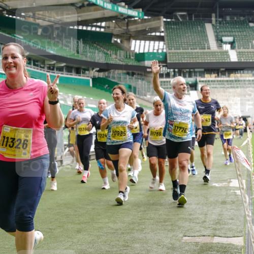 13.09.2026 - 21. swb-Marathon Bremen Michael Burmester http://msf.ph/oto/10473543 13.09.2026 10:37:57 Laufen im Stadion 10090, 10091, 10092, 10150, 10153, 10154, 10168, 10186, 10188, 10190, 10198, 10205, 10237, 10257, 10259, 10260, 10273, 10274, 10283, 10296, 10305, 10315, 10323, 10327, 10331, 10332, 10370, 10375, 10376, 10390, 10429, 10432, 10444, 10465, 10488, 10497, 10500, 10516, 10526, 10598, 10613, 10633, 10645, 10647, 10648, 10654, 10659, 10661, 10663, 10674, 10681, 10682, 10695, 10697, 10802, 10823 meine-sportfotos.de