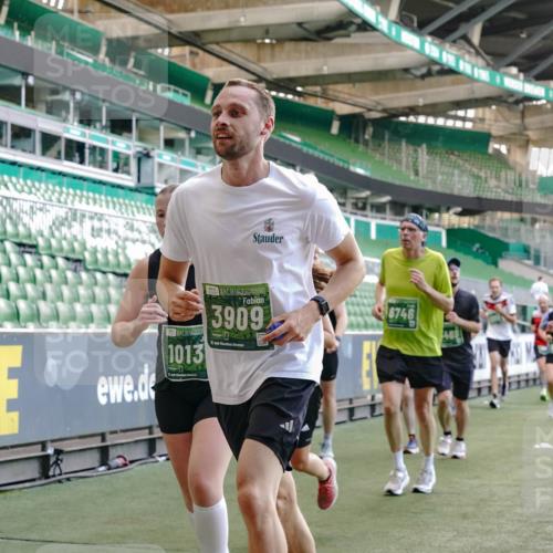 13.09.2026 - 21. swb-Marathon Bremen Michael Burmester http://msf.ph/oto/10473560 13.09.2026 13:15:40 Laufen im Stadion 143, 231, 263, 266, 300, 414, 598, 612, 653, 768, 956, 1008, 1047, 1185, 1312, 1465, 1818, 1819, 1874, 2013, 2218, 2235, 2314, 2351, 2359, 2385, 2386, 2466, 2468, 2484, 2494, 2579, 2664, 2667, 2678, 2690, 2691, 2698, 2737, 2760, 2778, 2783, 2799, 2829, 2838, 2846, 2859, 2861, 2865, 2874, 2887, 2958, 2974, 2978, 3001, 3075, 3133, 3157, 3165, 3185, 3237, 3265, 3331, 3355, 3382, 3387, 3486, 3512, 3670, 3680, 3829, 4034, 4080, 4306, 703 meine-sportfotos.de