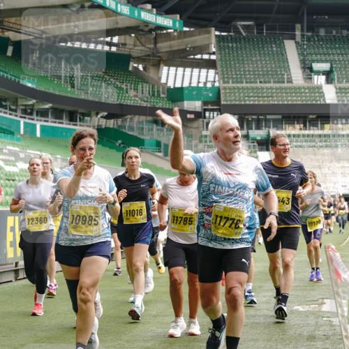 13.09.2026 - 21. swb-Marathon Bremen Michael Burmester http://msf.ph/oto/10473565 13.09.2026 10:37:57 Laufen im Stadion 10090, 10091, 10092, 10150, 10153, 10154, 10168, 10186, 10188, 10190, 10198, 10205, 10237, 10257, 10259, 10260, 10273, 10274, 10283, 10296, 10305, 10315, 10323, 10327, 10331, 10332, 10370, 10375, 10376, 10390, 10429, 10432, 10444, 10465, 10488, 10497, 10500, 10516, 10526, 10598, 10613, 10633, 10645, 10647, 10648, 10654, 10659, 10661, 10663, 10674, 10681, 10682, 10695, 10697, 10802, 10823 meine-sportfotos.de